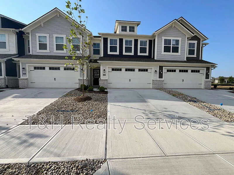437 Monarch Ln