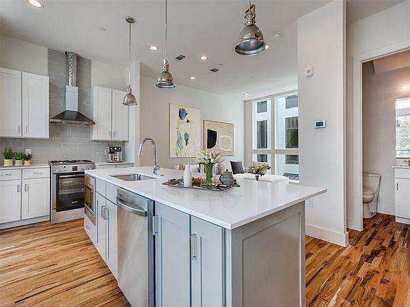 3rd image of 2128 Ashby St #1304