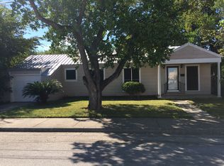 1401 E Loma Vista Ave, Victoria, TX 77901