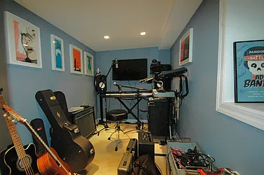 Rented by BLU Real Estate