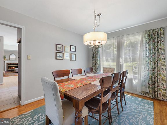 4th image of 7198 Mosby Dr