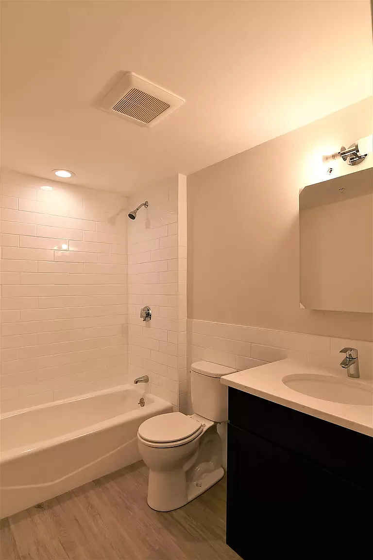 2 bed, 800 sqft, $2,850 — Photo 1