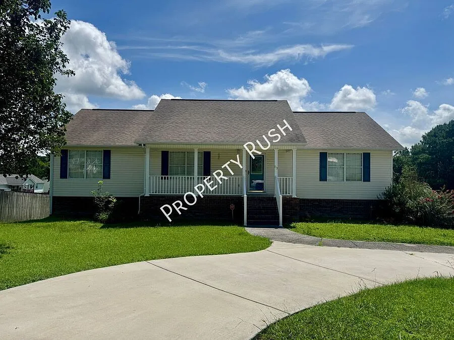 53 Spring Wind Cir. - Gorgeous 3 bed/2 bath rental home in Ringgold, GA! $2,195/mo. — Photo 2