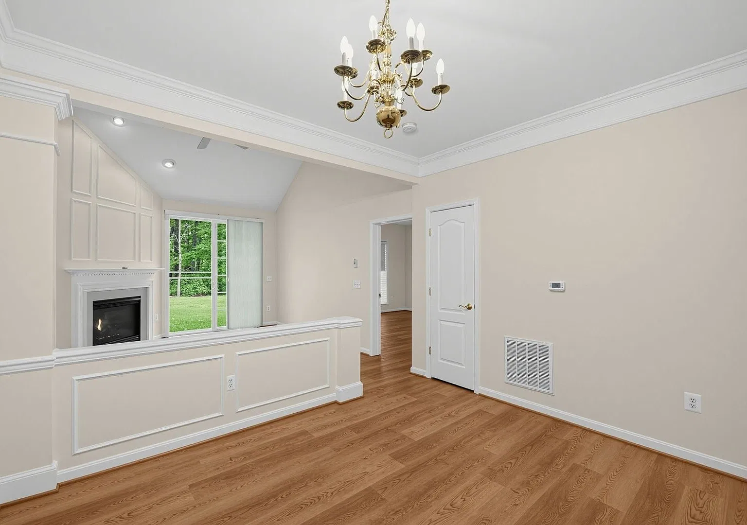 Charming 2BR Townhome with Office for 55+ community in Odenton — Photo 2