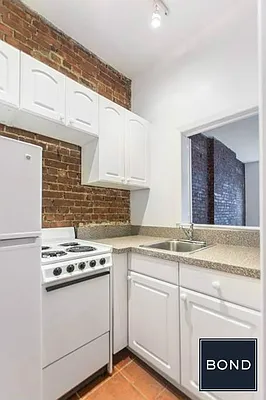 Rented by Bond New York | media 8