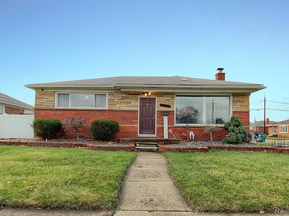 1st image of 2956 Ferris Ave