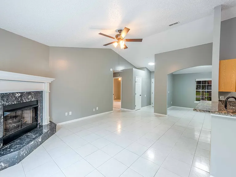 479 Charles Pinckney St — Photo 31
