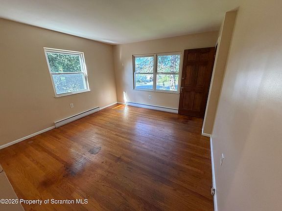 5th image of 418 Pear St Floor 1