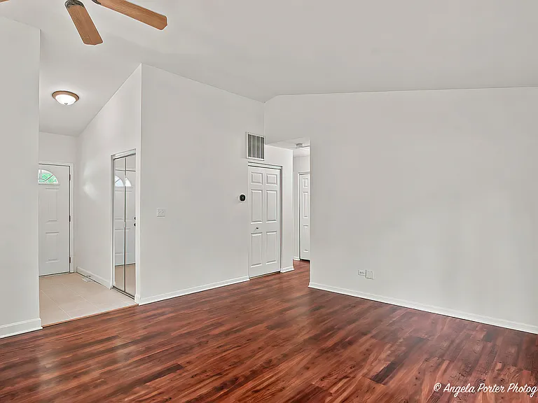 3287 Medford Ct — Photo 4