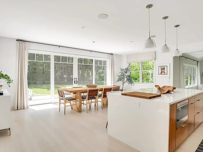 41 Montauk Ave — Photo 14