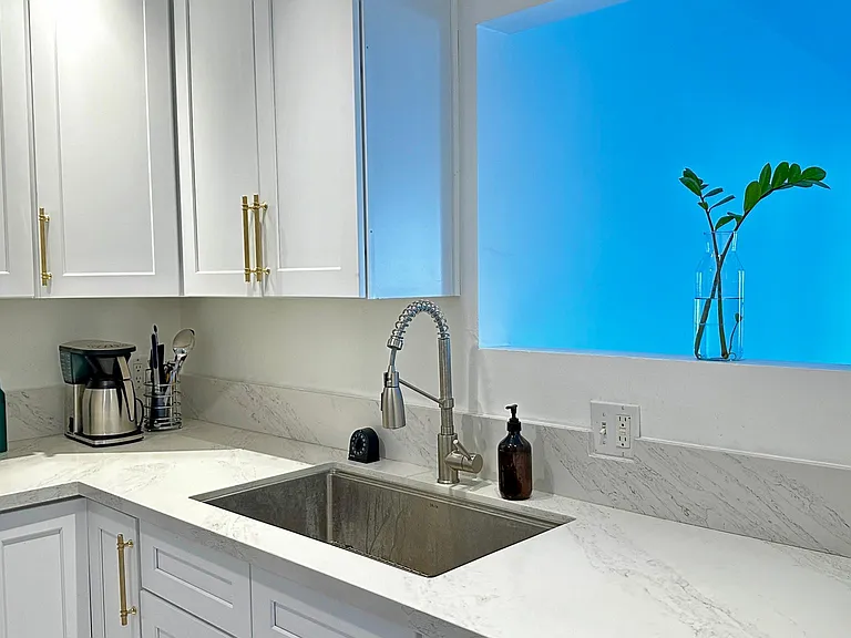 2133 N Buena Vista St — Photo 38