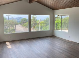 10030 Grandview Dr, La Mesa, CA 91941