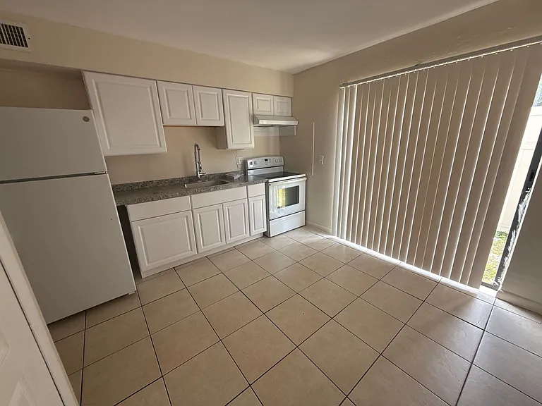 3950 Lora St — Photo 1