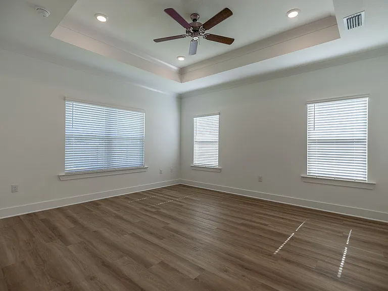 501 Huller Ave — Photo 8