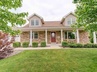 4425 Memorial Cir, Windsor, WI 53598