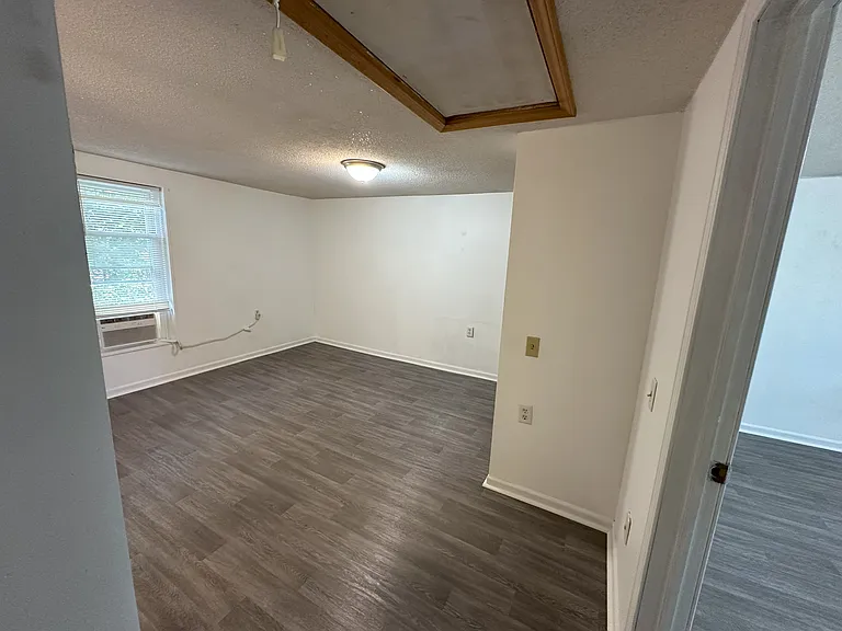 214 W Church St — Photo 13