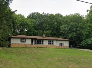 7077 Chestnut Dr, Walton Hills, OH