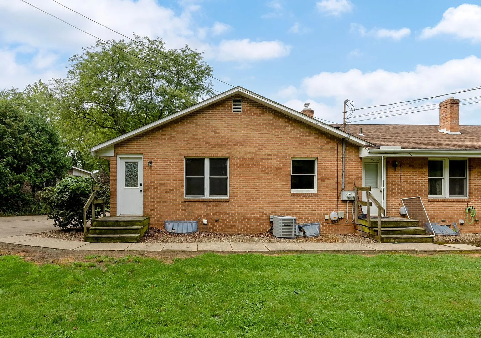 1906 Cher ct. — Photo 2