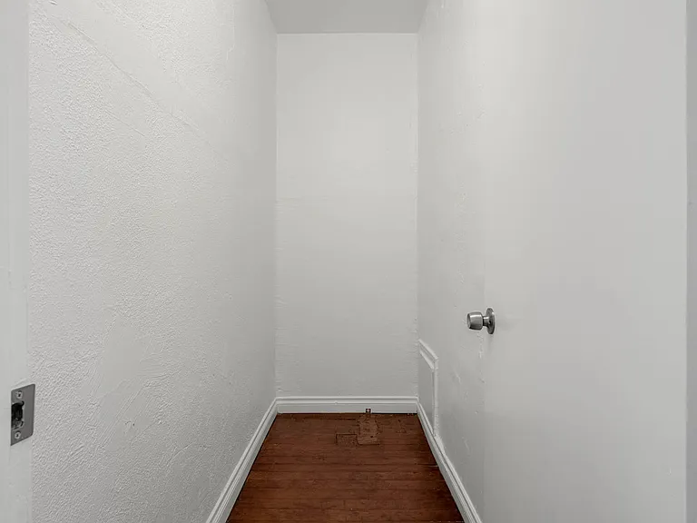 1516 N Hobart Blvd — Photo 28