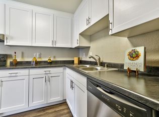 2442 Iowa Ave APT N16, Riverside, CA 92507