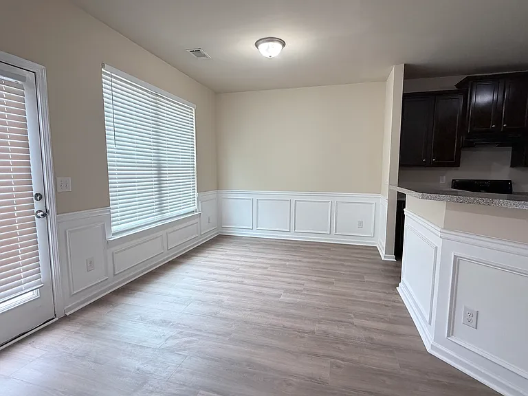 206 Highland Village Ln — Photo 5