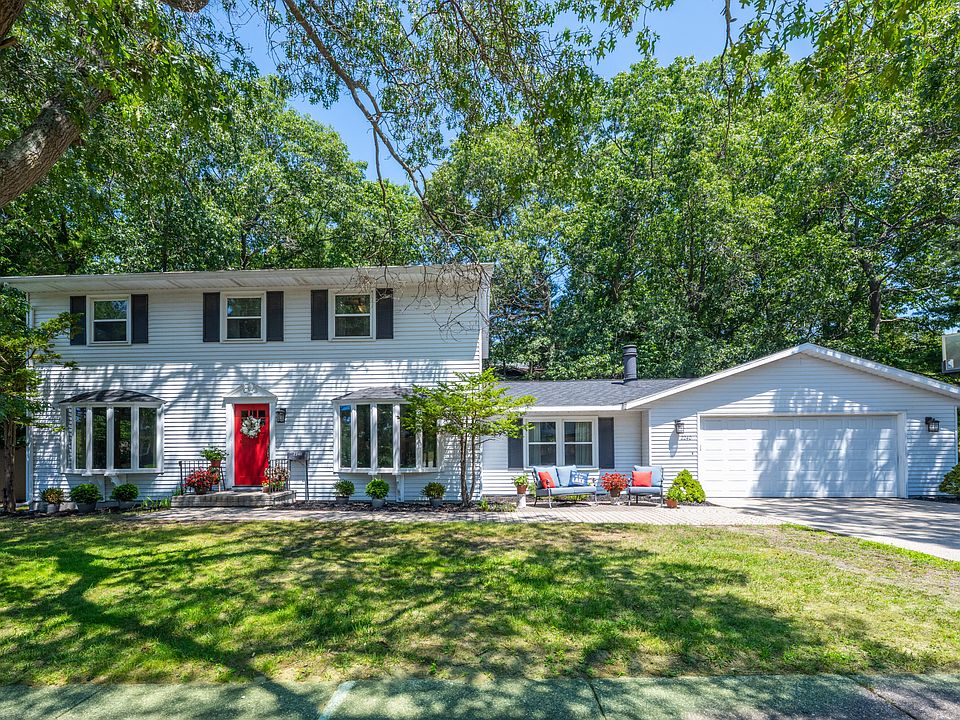 1st image of 2240 Pleasant Hill Dr