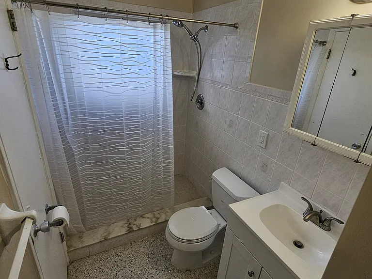 991 Barclay Dr — Photo 14