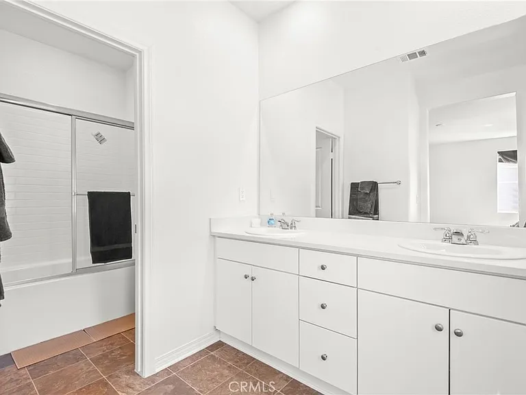 15922 Lasselle St #1 — Photo 35