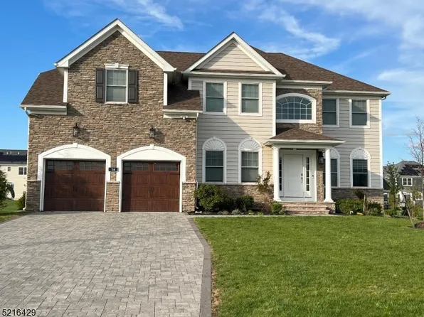 16 Surrey Ln, Montgomery Twp., NJ 08502