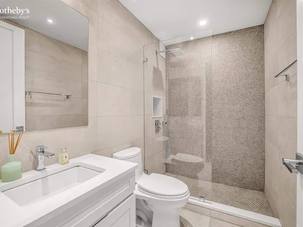 330 East 38th Street image 9 of 15