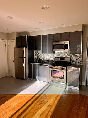 Rented by Bouklis Group | media 7