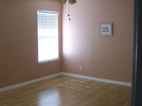 5th image of 3113 McLean St