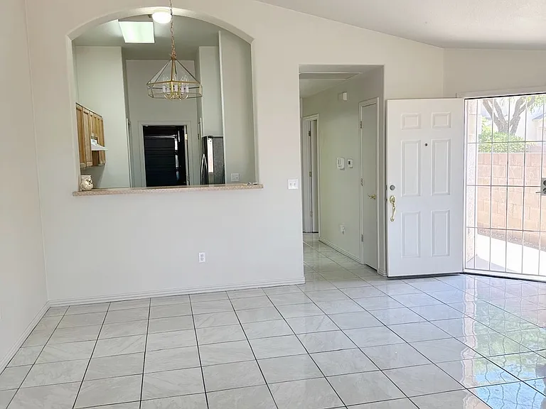 5281 N Crowley Ln — Photo 3