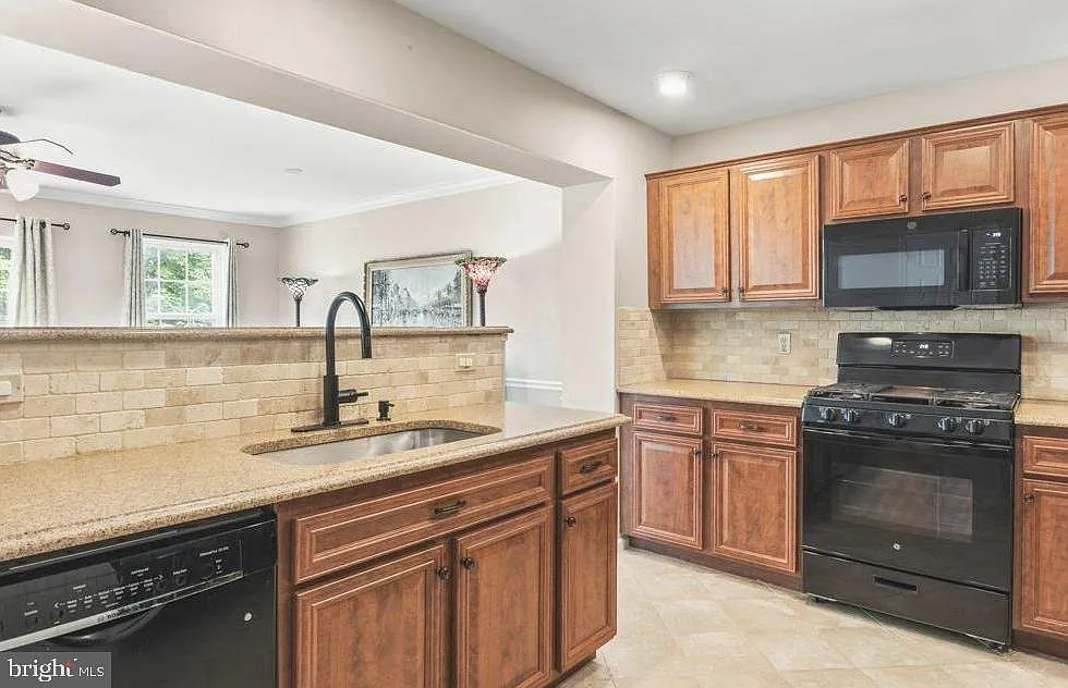 3 bed, 2.5 bath, 1560 sqft, $2,950 — Photo 4
