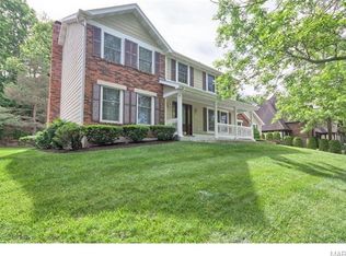 420 Hunters Hill Dr, Chesterfield, MO