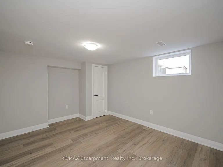144 E 44th St #LOWER — Photo 15