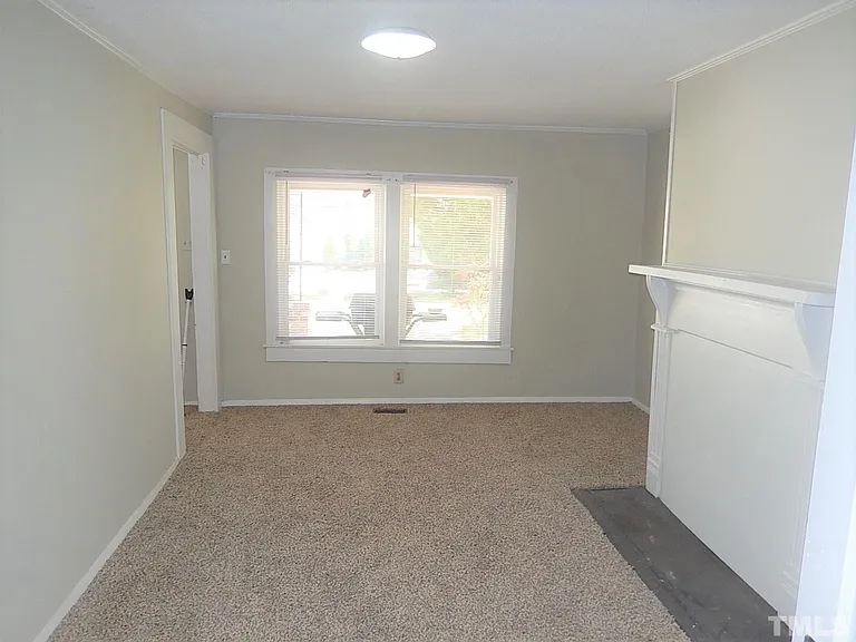 1015 Oberlin Rd — Photo 4