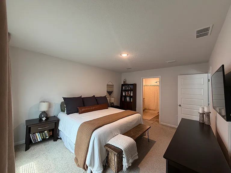 5699 Guinevere Ln — Photo 30