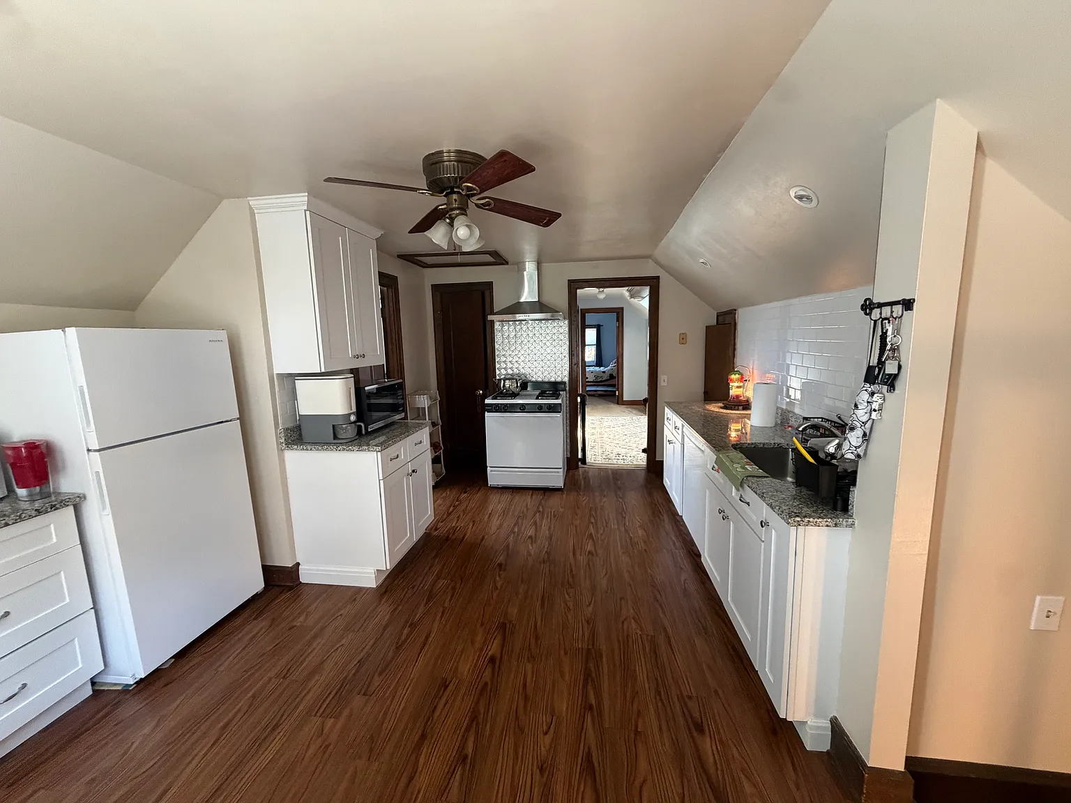 1 bed, 750 sqft, $1,500 — Photo 2