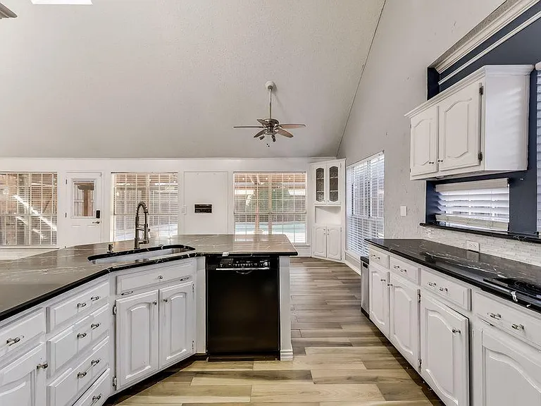 beautifully updated new kitchen