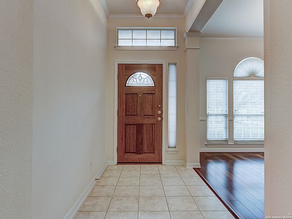 3rd image of 138 Antler Cir