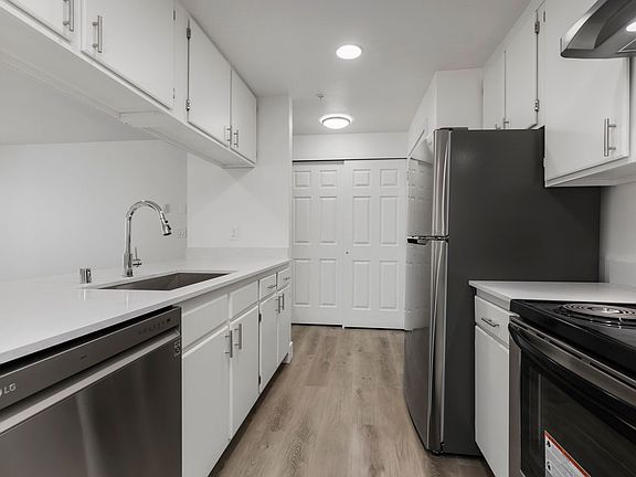 4th image of 1022 N 192nd St APT 2-B
