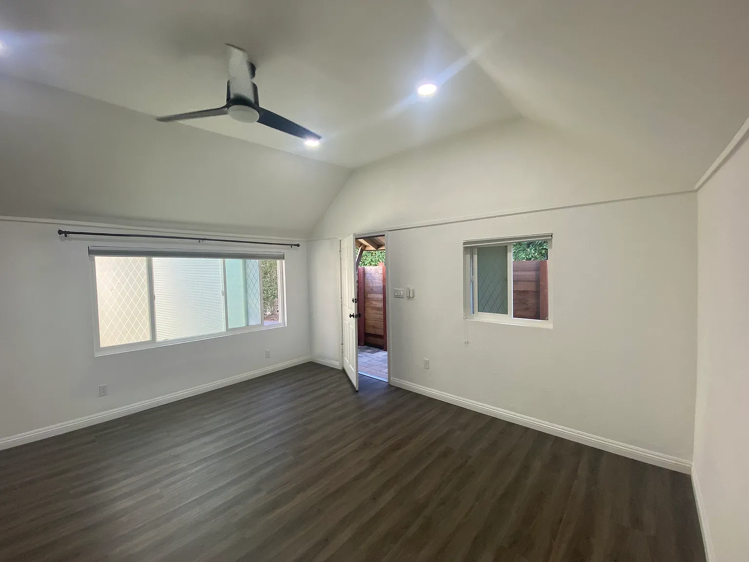 1113 1/2 N Myers St — Photo 3