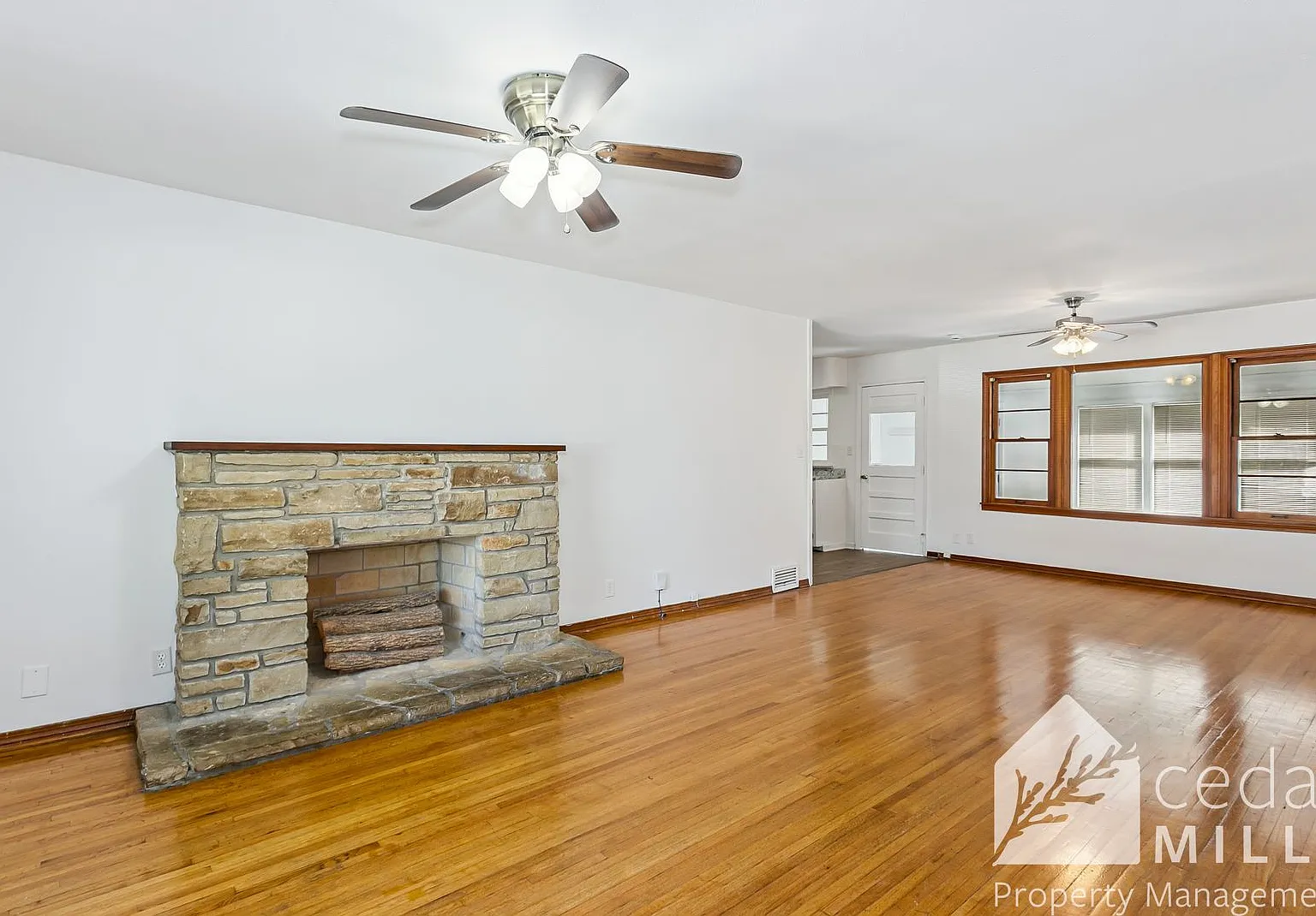 Huge Duplex in Riverside! — Photo 2