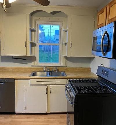 5th image of 61 W Howard St