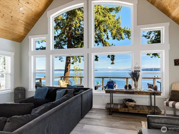 159 S Harrington Lagoon Road, Coupeville, WA 98239