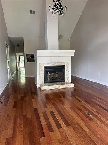 204 Cherokee St — Photo 2