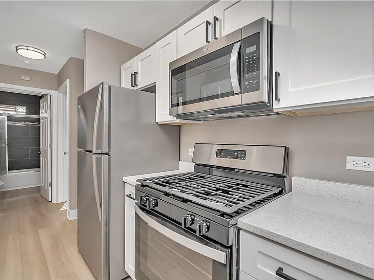 Parkside Apartments — Photo 18
