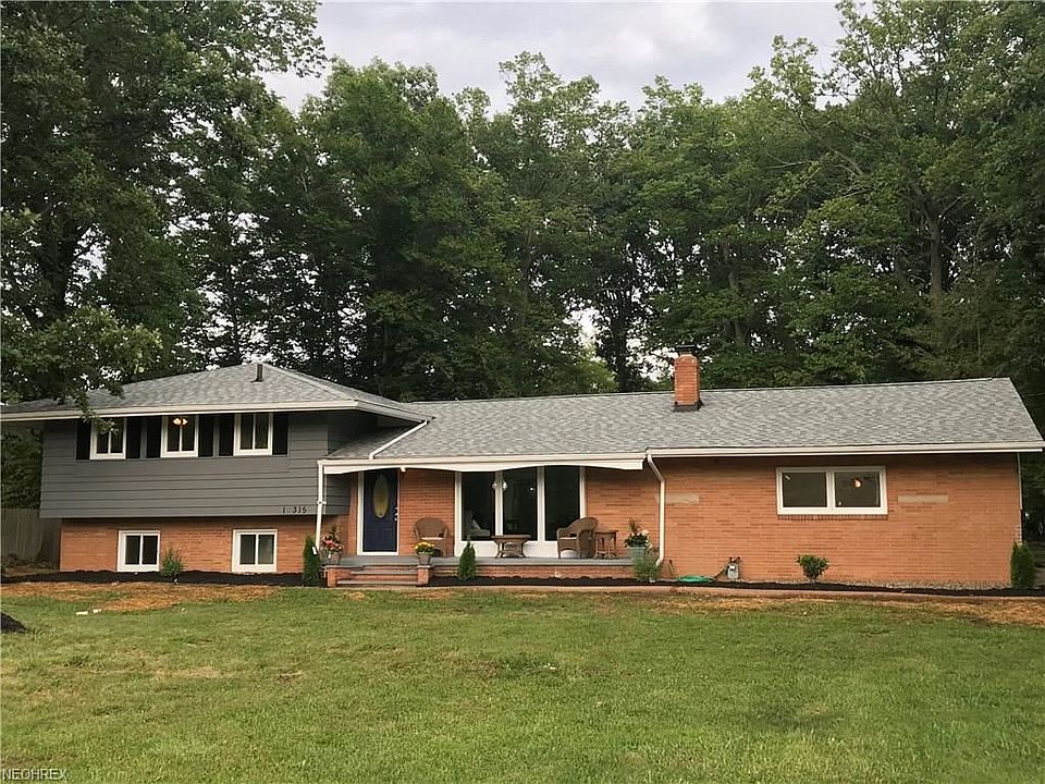 1st image of 10315 W 130th St