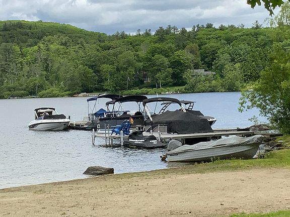 5th image of 19 Lakeside Dr